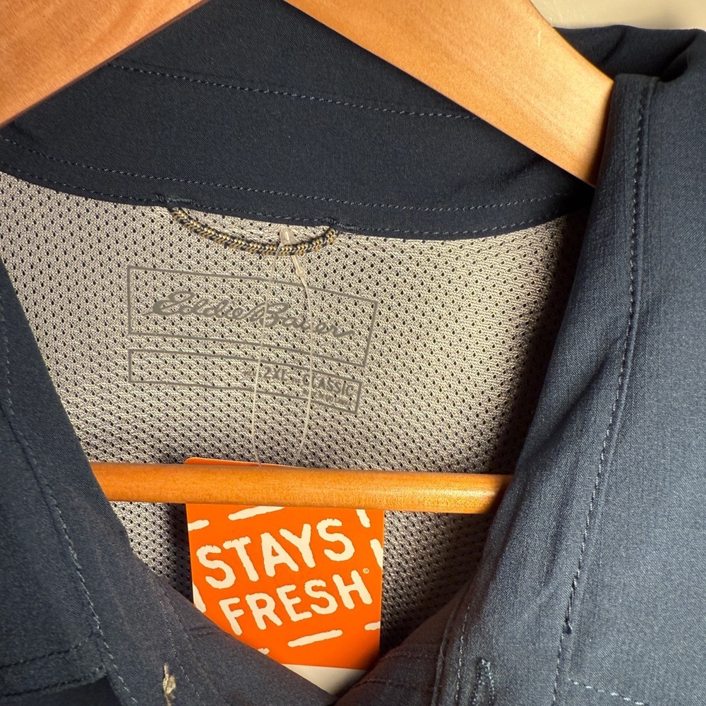 EDDIE BAUER - Men’s 2XL Long Sleeve Button Down Polygiene BioStatic in Navy NWT - Picture 4 of 12